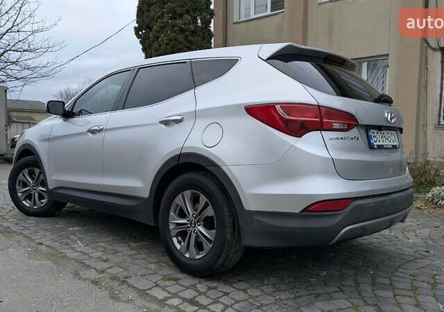 Серый Хендай Санта Фе, объемом двигателя 2.36 л и пробегом 155 тыс. км за 13300 $, фото 9 на Automoto.ua