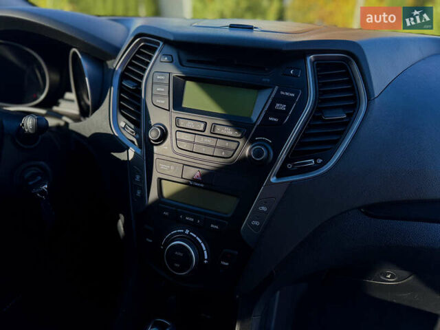 Сірий Хендай Санта Фе, об'ємом двигуна 2.2 л та пробігом 150 тис. км за 17800 $, фото 62 на Automoto.ua