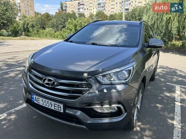 Серый Хендай Санта Фе, объемом двигателя 2.2 л и пробегом 223 тыс. км за 20250 $, фото 9 на Automoto.ua