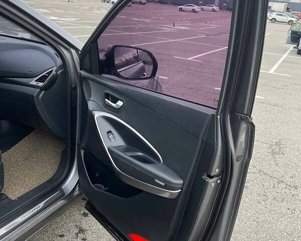 Серый Хендай Санта Фе, объемом двигателя 2 л и пробегом 160 тыс. км за 19700 $, фото 20 на Automoto.ua