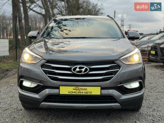 Серый Хендай Санта Фе, объемом двигателя 2 л и пробегом 137 тыс. км за 20500 $, фото 2 на Automoto.ua