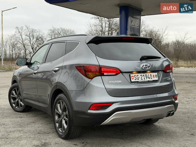Серый Хендай Санта Фе, объемом двигателя 2.2 л и пробегом 131 тыс. км за 24000 $, фото 2 на Automoto.ua