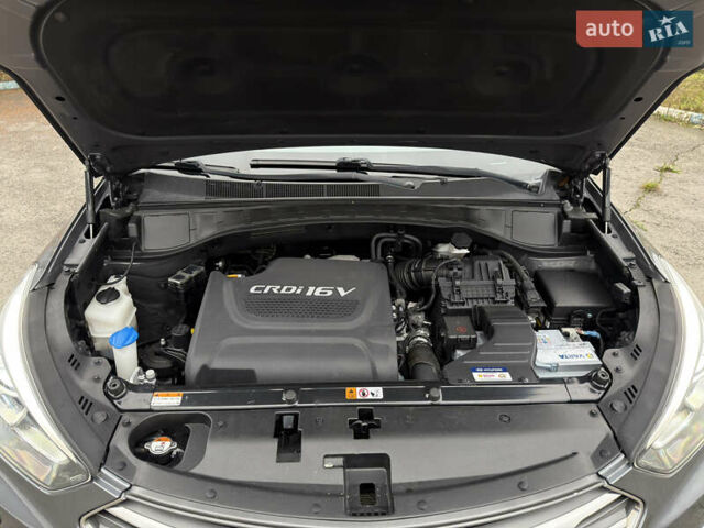 Серый Хендай Санта Фе, объемом двигателя 2.2 л и пробегом 131 тыс. км за 24000 $, фото 78 на Automoto.ua