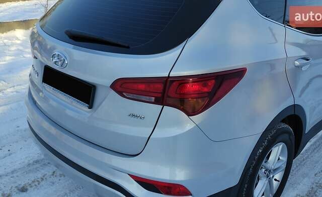 Серый Хендай Санта Фе, объемом двигателя 2.36 л и пробегом 100 тыс. км за 19500 $, фото 9 на Automoto.ua