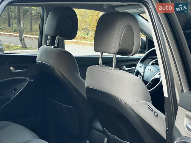 Серый Хендай Санта Фе, объемом двигателя 2.36 л и пробегом 147 тыс. км за 14700 $, фото 111 на Automoto.ua