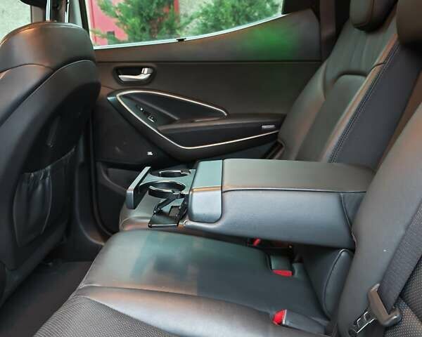 Сірий Хендай Санта Фе, об'ємом двигуна 2.2 л та пробігом 195 тис. км за 19500 $, фото 54 на Automoto.ua