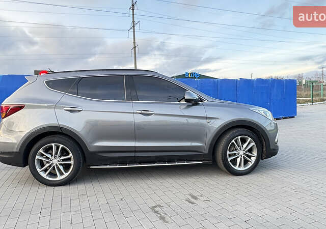 Серый Хендай Санта Фе, объемом двигателя 2 л и пробегом 214 тыс. км за 18700 $, фото 12 на Automoto.ua