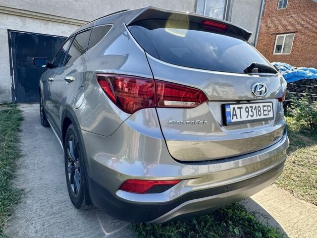 Серый Хендай Санта Фе, объемом двигателя 2 л и пробегом 104 тыс. км за 19400 $, фото 8 на Automoto.ua