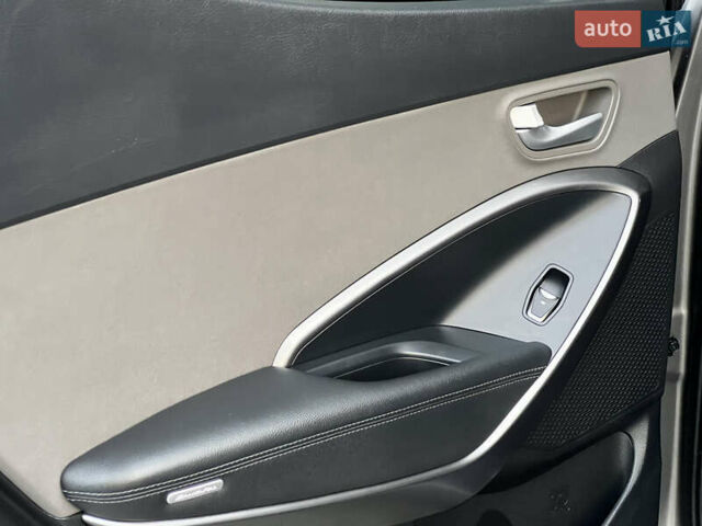 Серый Хендай Санта Фе, объемом двигателя 2.36 л и пробегом 147 тыс. км за 14700 $, фото 101 на Automoto.ua