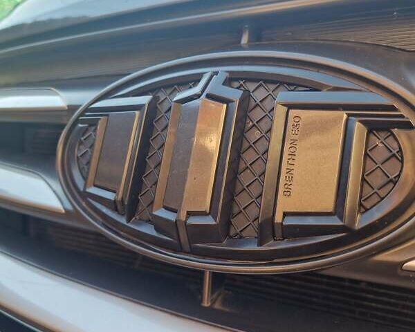 Серый Хендай Санта Фе, объемом двигателя 2 л и пробегом 182 тыс. км за 19900 $, фото 21 на Automoto.ua