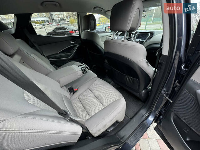 Серый Хендай Санта Фе, объемом двигателя 2.36 л и пробегом 110 тыс. км за 15500 $, фото 39 на Automoto.ua