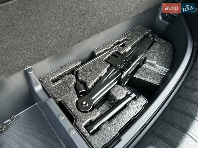 Серый Хендай Санта Фе, объемом двигателя 2.36 л и пробегом 147 тыс. км за 14700 $, фото 122 на Automoto.ua