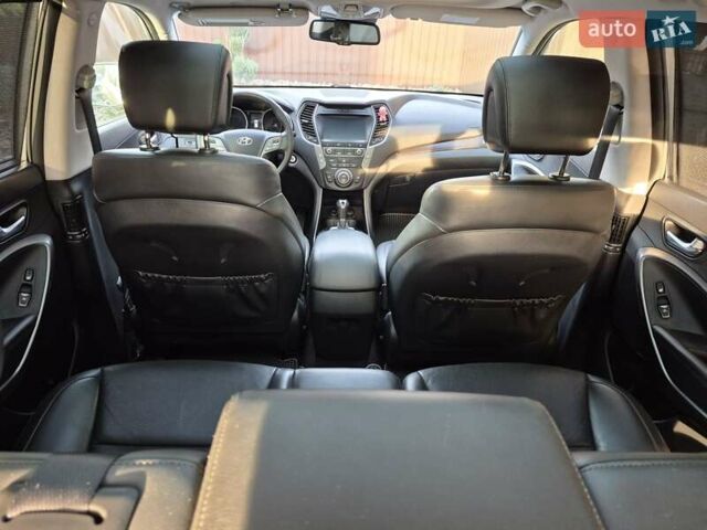 Серый Хендай Санта Фе, объемом двигателя 2.2 л и пробегом 175 тыс. км за 21400 $, фото 10 на Automoto.ua