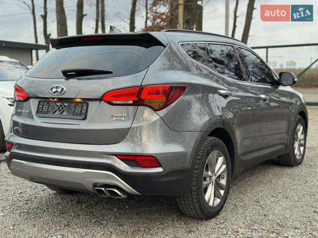 Серый Хендай Санта Фе, объемом двигателя 2 л и пробегом 137 тыс. км за 20500 $, фото 4 на Automoto.ua