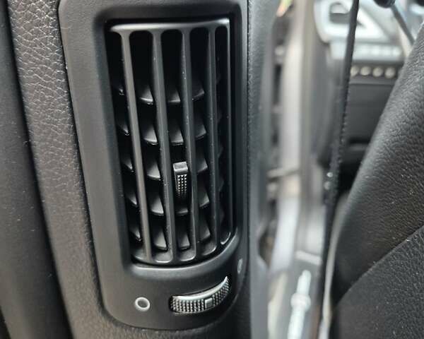 Серый Хендай Санта Фе, объемом двигателя 2.2 л и пробегом 175 тыс. км за 21400 $, фото 22 на Automoto.ua