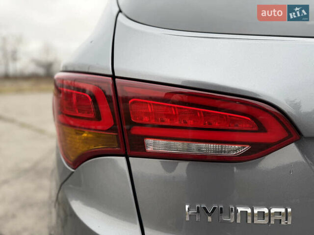 Серый Хендай Санта Фе, объемом двигателя 2.2 л и пробегом 131 тыс. км за 24000 $, фото 27 на Automoto.ua