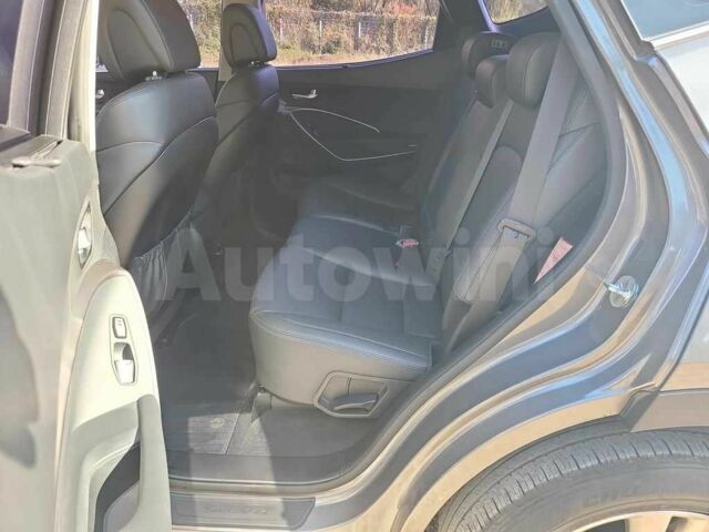 Серый Хендай Санта Фе, объемом двигателя 2 л и пробегом 54 тыс. км за 11700 $, фото 15 на Automoto.ua