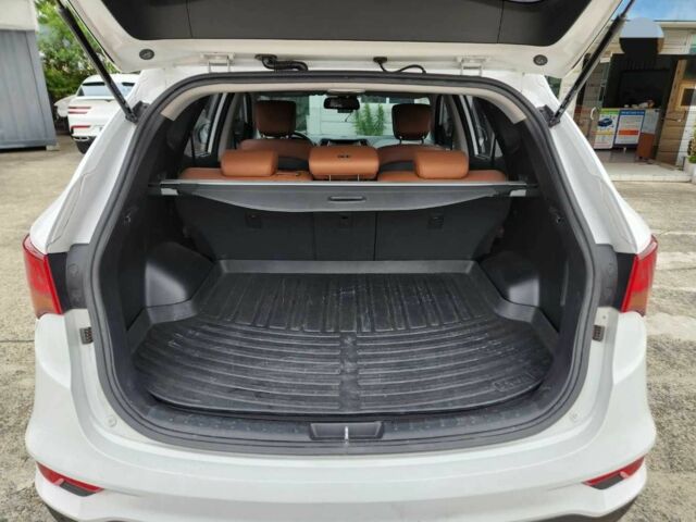 Серый Хендай Санта Фе, объемом двигателя 2 л и пробегом 76 тыс. км за 7999 $, фото 4 на Automoto.ua