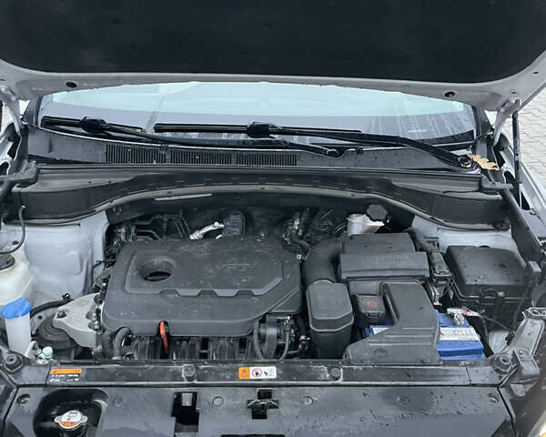 Серый Хендай Санта Фе, объемом двигателя 2.36 л и пробегом 116 тыс. км за 14600 $, фото 12 на Automoto.ua