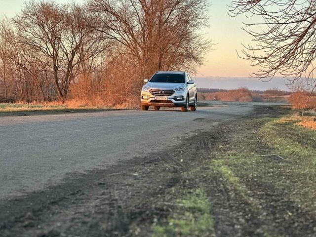 Сірий Хендай Санта Фе, об'ємом двигуна 2.4 л та пробігом 160 тис. км за 15500 $, фото 2 на Automoto.ua