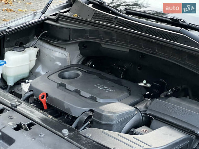 Серый Хендай Санта Фе, объемом двигателя 2.36 л и пробегом 147 тыс. км за 14700 $, фото 124 на Automoto.ua