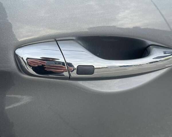 Серый Хендай Санта Фе, объемом двигателя 2 л и пробегом 160 тыс. км за 19700 $, фото 12 на Automoto.ua