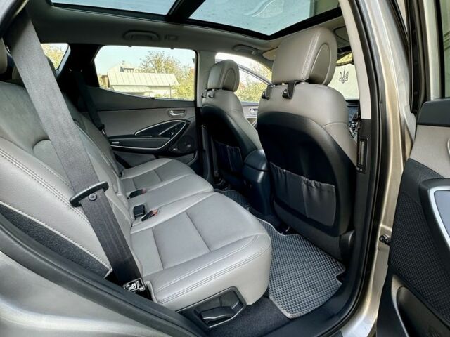 Серый Хендай Санта Фе, объемом двигателя 2 л и пробегом 104 тыс. км за 19400 $, фото 21 на Automoto.ua