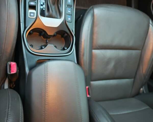 Сірий Хендай Санта Фе, об'ємом двигуна 2.2 л та пробігом 195 тис. км за 19500 $, фото 66 на Automoto.ua