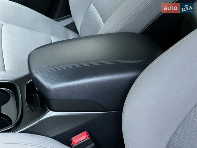 Серый Хендай Санта Фе, объемом двигателя 2.36 л и пробегом 147 тыс. км за 14700 $, фото 84 на Automoto.ua