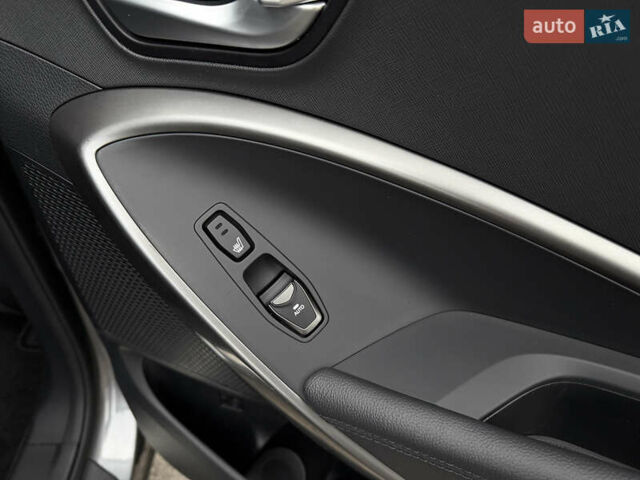 Серый Хендай Санта Фе, объемом двигателя 2.2 л и пробегом 131 тыс. км за 24000 $, фото 53 на Automoto.ua