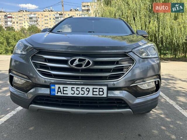 Серый Хендай Санта Фе, объемом двигателя 2.2 л и пробегом 223 тыс. км за 20250 $, фото 8 на Automoto.ua