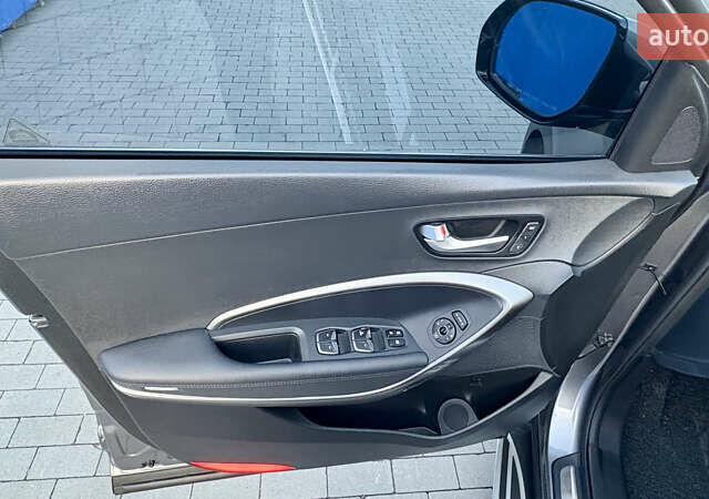 Серый Хендай Санта Фе, объемом двигателя 2 л и пробегом 214 тыс. км за 18700 $, фото 22 на Automoto.ua