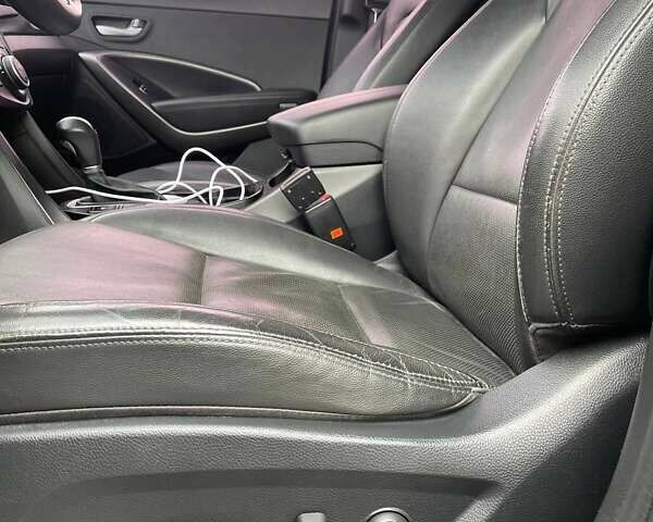 Серый Хендай Санта Фе, объемом двигателя 2 л и пробегом 160 тыс. км за 19700 $, фото 25 на Automoto.ua