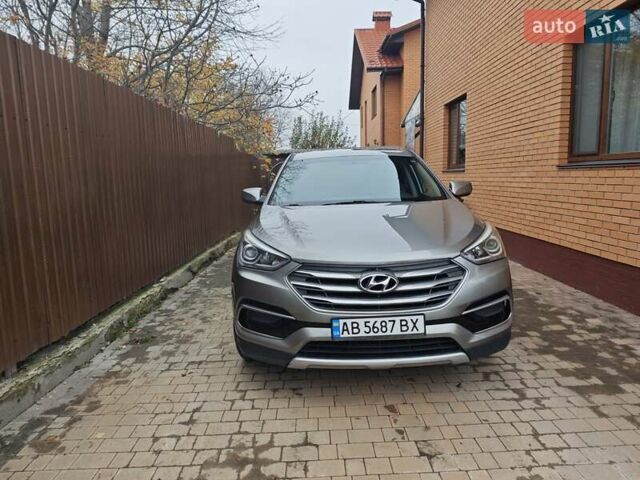 Серый Хендай Санта Фе, объемом двигателя 2.4 л и пробегом 171 тыс. км за 15500 $, фото 1 на Automoto.ua