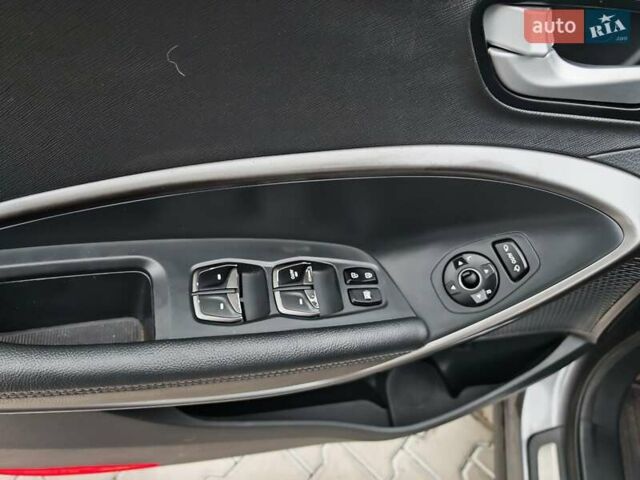 Сірий Хендай Санта Фе, об'ємом двигуна 2.2 л та пробігом 195 тис. км за 19500 $, фото 61 на Automoto.ua