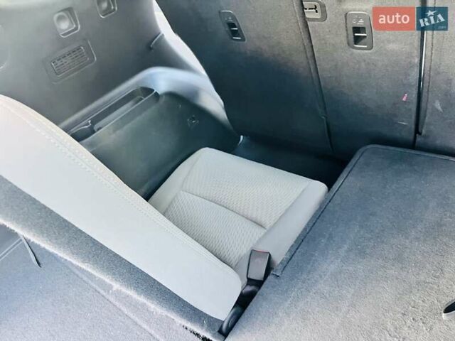 Сірий Хендай Санта Фе, об'ємом двигуна 3.3 л та пробігом 176 тис. км за 15200 $, фото 27 на Automoto.ua