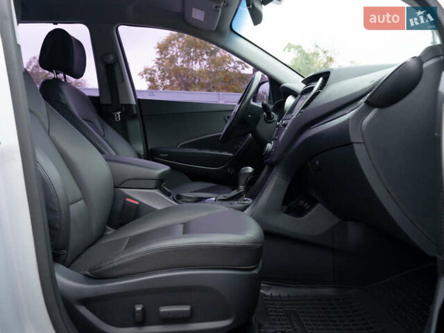 Сірий Хендай Санта Фе, об'ємом двигуна 2.2 л та пробігом 135 тис. км за 18300 $, фото 30 на Automoto.ua