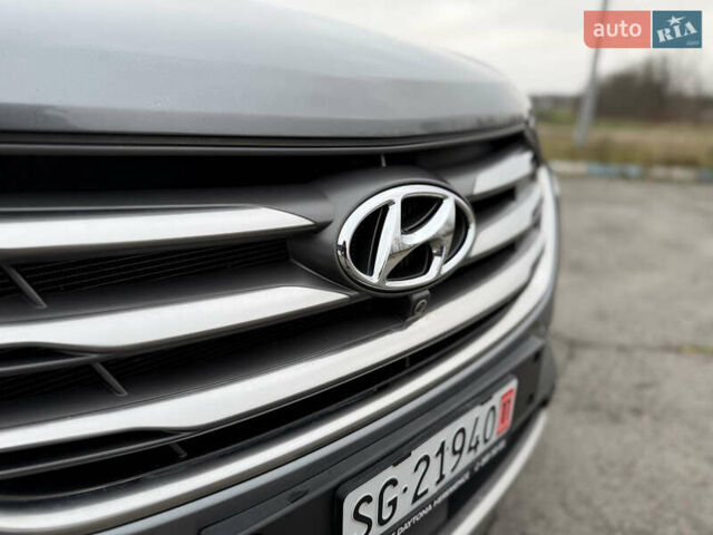 Серый Хендай Санта Фе, объемом двигателя 2.2 л и пробегом 131 тыс. км за 24000 $, фото 19 на Automoto.ua