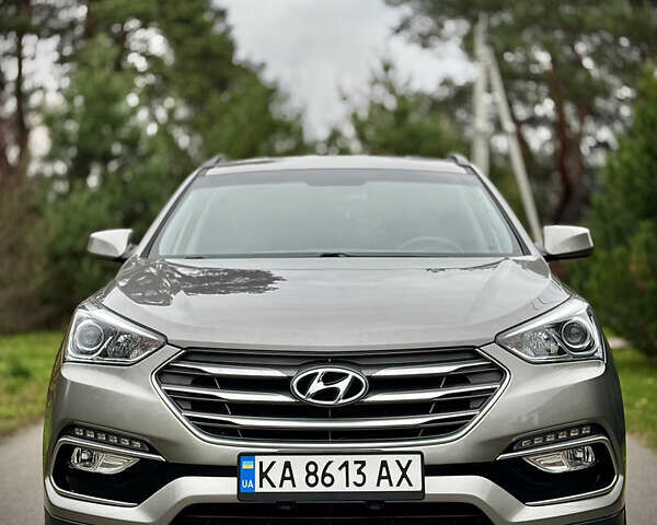 Серый Хендай Санта Фе, объемом двигателя 2.36 л и пробегом 133 тыс. км за 13800 $, фото 1 на Automoto.ua