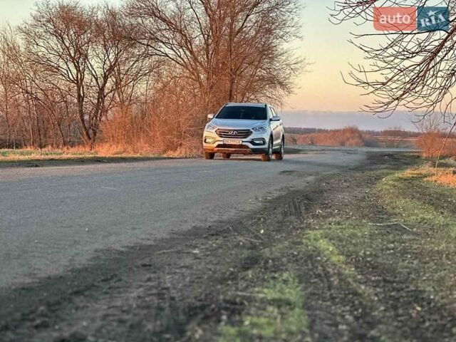 Серый Хендай Санта Фе, объемом двигателя 2.4 л и пробегом 160 тыс. км за 15500 $, фото 1 на Automoto.ua