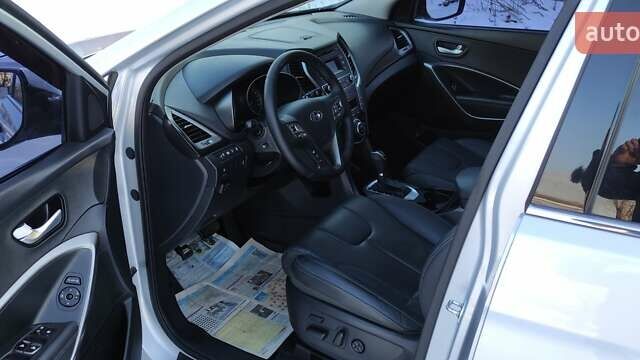 Серый Хендай Санта Фе, объемом двигателя 2.36 л и пробегом 100 тыс. км за 19500 $, фото 15 на Automoto.ua