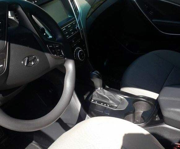 Серый Хендай Санта Фе, объемом двигателя 2.4 л и пробегом 160 тыс. км за 13000 $, фото 7 на Automoto.ua