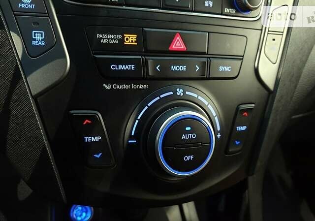 Серый Хендай Санта Фе, объемом двигателя 2 л и пробегом 162 тыс. км за 22700 $, фото 8 на Automoto.ua