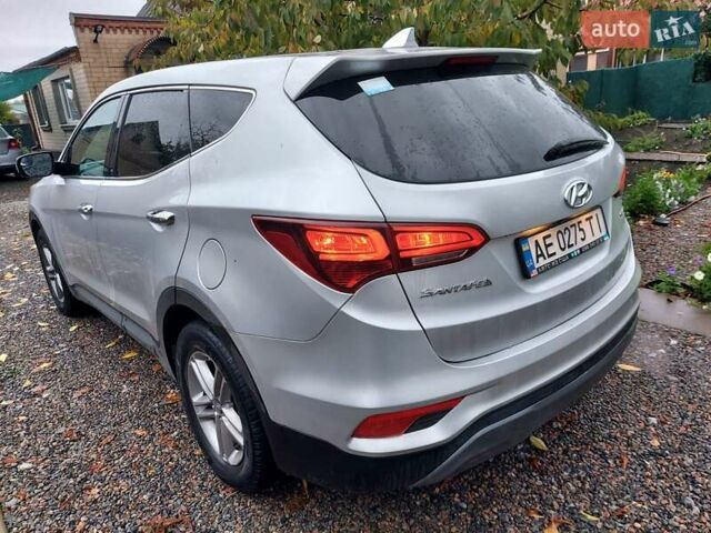 Серый Хендай Санта Фе, объемом двигателя 2.36 л и пробегом 110 тыс. км за 18000 $, фото 11 на Automoto.ua