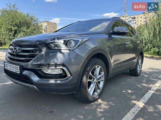 Серый Хендай Санта Фе, объемом двигателя 2.2 л и пробегом 223 тыс. км за 20250 $, фото 10 на Automoto.ua