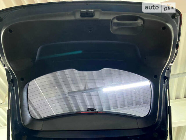 Серый Хендай Санта Фе, объемом двигателя 2 л и пробегом 162 тыс. км за 22700 $, фото 13 на Automoto.ua