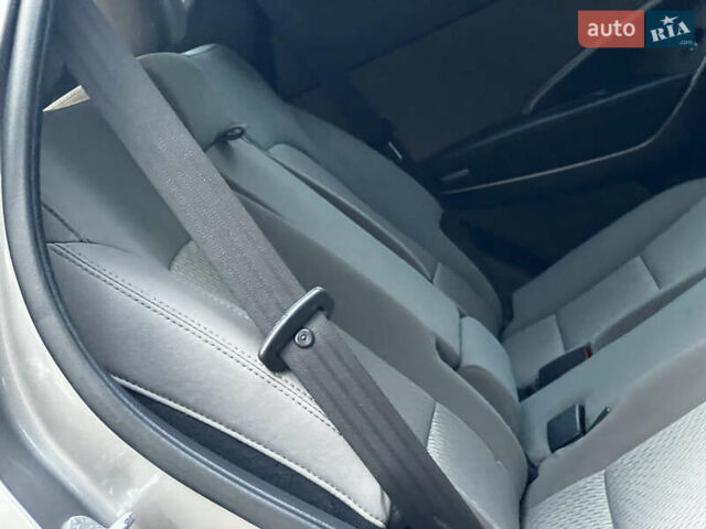 Серый Хендай Санта Фе, объемом двигателя 2.36 л и пробегом 147 тыс. км за 14700 $, фото 114 на Automoto.ua