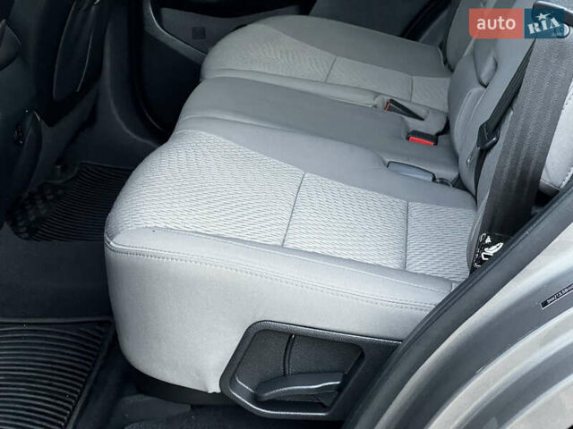 Серый Хендай Санта Фе, объемом двигателя 2.36 л и пробегом 147 тыс. км за 14700 $, фото 107 на Automoto.ua