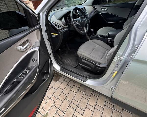 Сірий Хендай Санта Фе, об'ємом двигуна 2.36 л та пробігом 187 тис. км за 15600 $, фото 9 на Automoto.ua