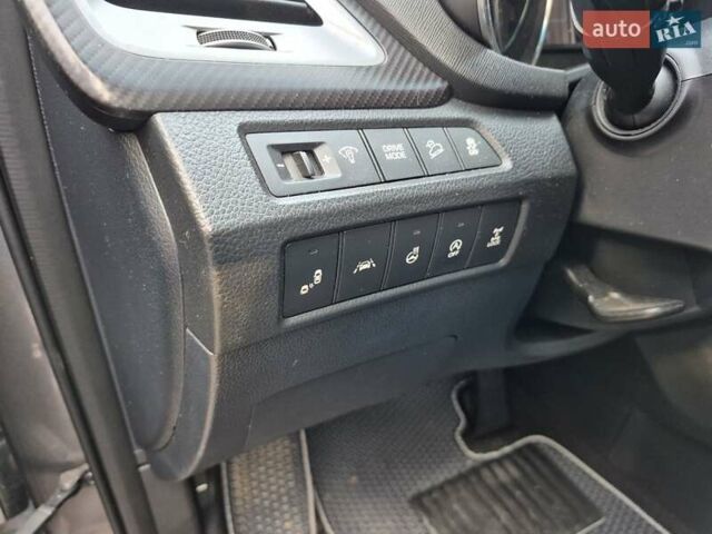 Серый Хендай Санта Фе, объемом двигателя 2.2 л и пробегом 175 тыс. км за 21400 $, фото 17 на Automoto.ua